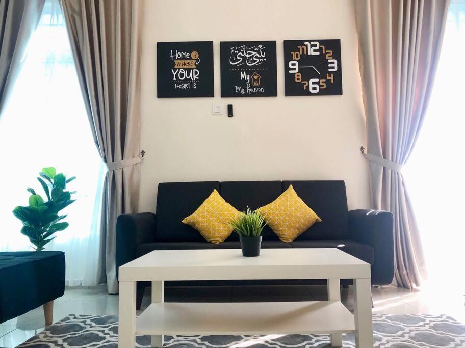 Rumahku Homestay, Taman Jasin Perdana Exterior photo