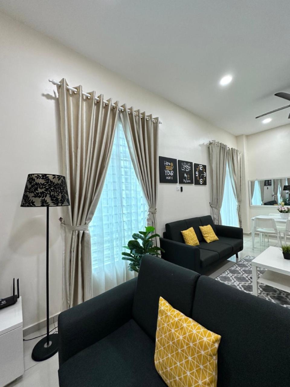 Rumahku Homestay, Taman Jasin Perdana Exterior photo