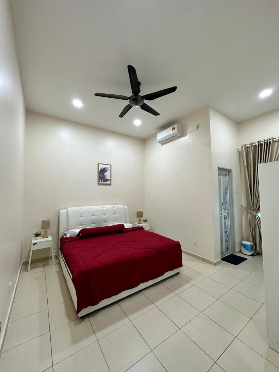 Rumahku Homestay, Taman Jasin Perdana Exterior photo
