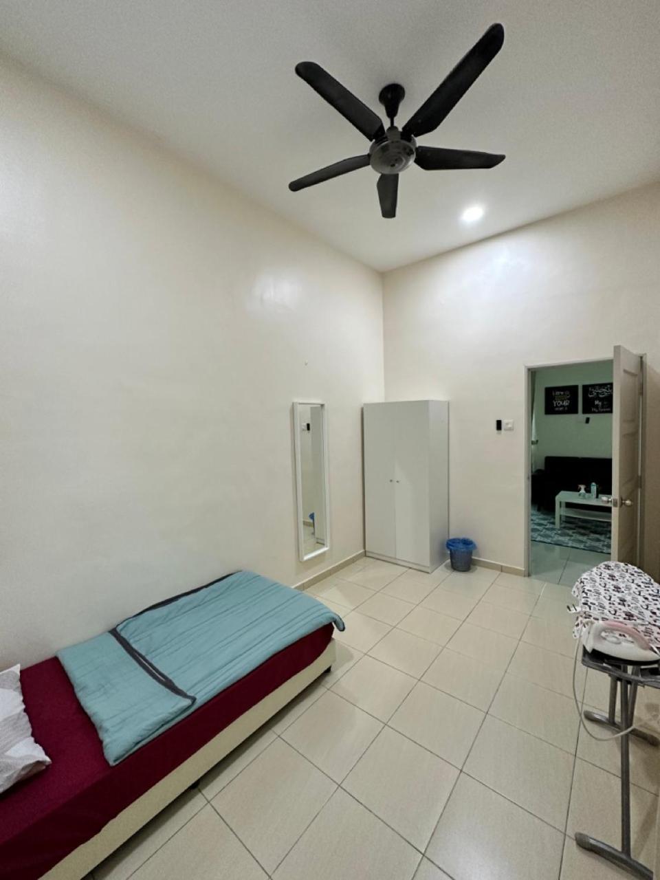 Rumahku Homestay, Taman Jasin Perdana Exterior photo