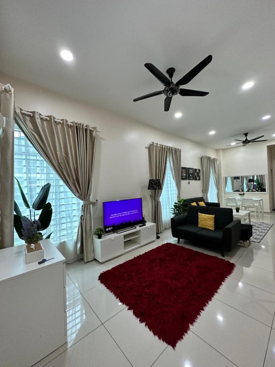 Rumahku Homestay, Taman Jasin Perdana Exterior photo